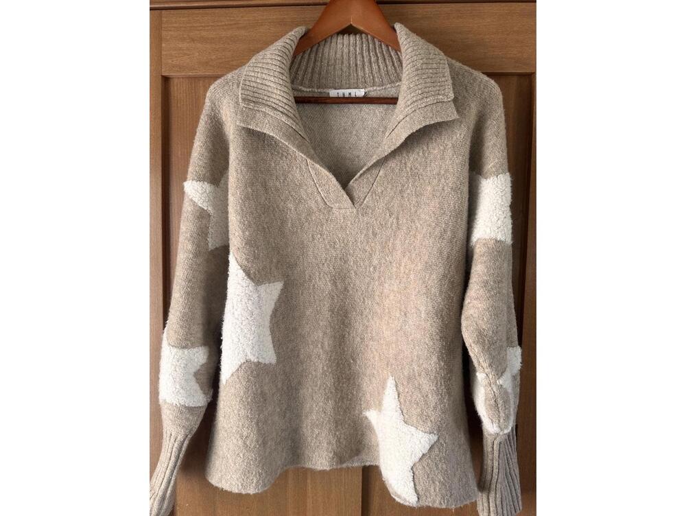 THML Tan Star Design V-Neck Collared Soft Knit Sweater Women’s size Large - Picture 4 of 10